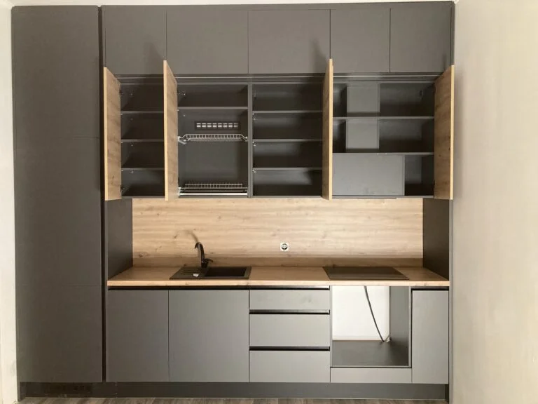 Taisnā tipa virtuve