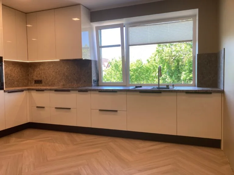 L veida virtuves iekārta